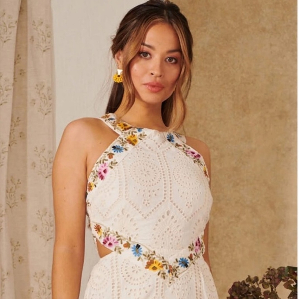 Hope & Ivy “The Meadow” Embroidered Trim Dress